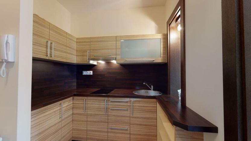Prodej bytu 2+kk, Karlovy Vary, Libušina, 45 m2