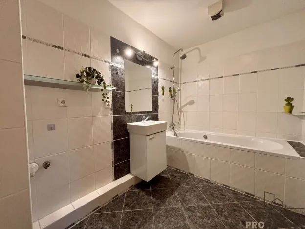 Prodej bytu 3+kk, Olomouc, Handkeho, 64 m2