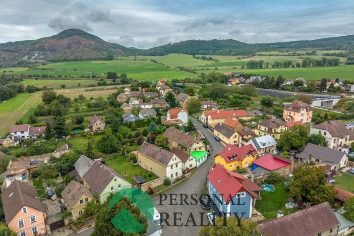 Prodej rodinného domu, Libochovany, 270 m2