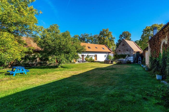 Prodej ubytování, Sedlec - Malé Chrášťany, 1420 m2