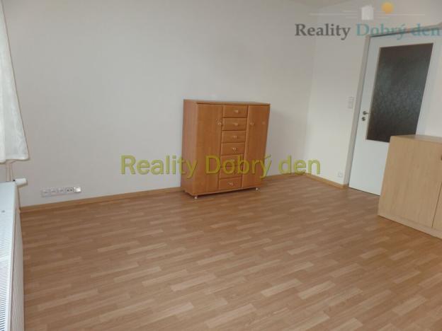 Pronájem bytu 2+1, Opava, Přerovecká, 67 m2