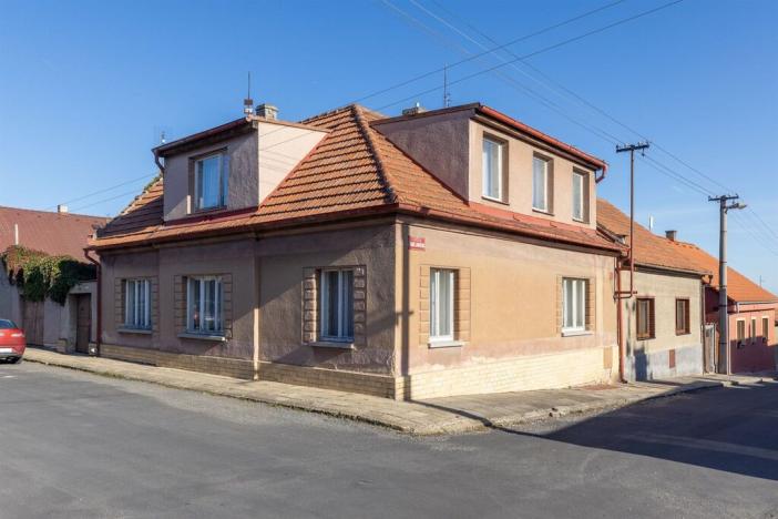 Prodej rodinného domu, Pchery - Humny, Husova, 180 m2