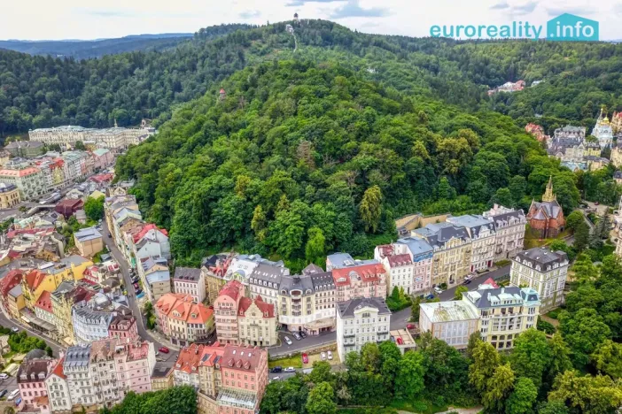 Prodej atypického bytu, Karlovy Vary, Zámecký vrch, 301 m2