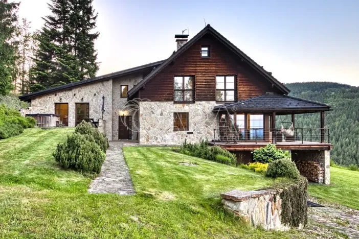 Prodej rodinného domu, Vrchlabí - Hořejší Vrchlabí, 429 m2