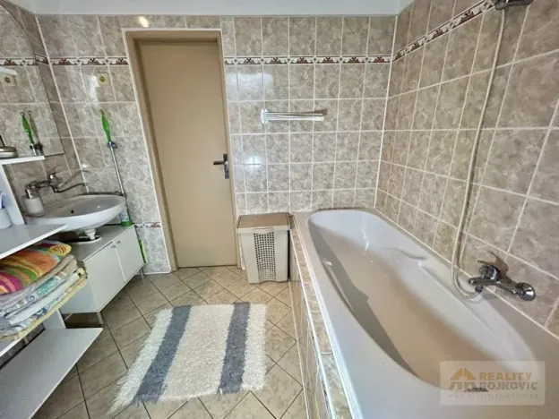 Prodej bytu 2+1, Broumov, třída Osvobození, 49 m2