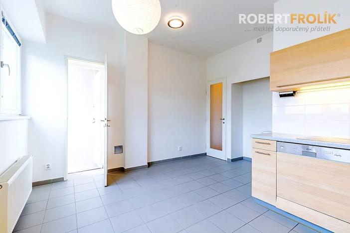 Pronájem bytu 4+1, Praha - Dejvice, Kladenská, 125 m2