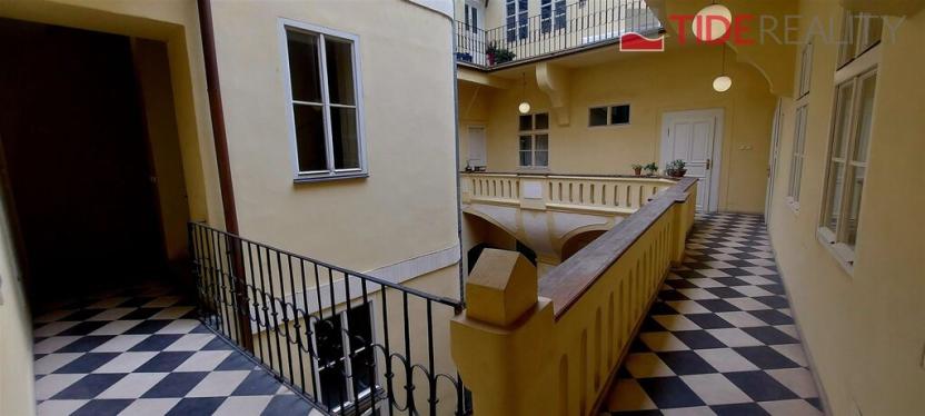 Pronájem bytu 1+1, Praha, Betlémské náměstí, 41 m2