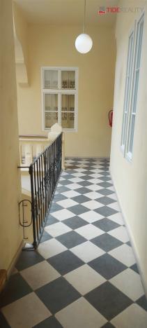 Pronájem bytu 1+1, Praha, Betlémské náměstí, 41 m2