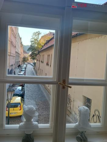 Pronájem bytu 1+1, Praha, Betlémské náměstí, 41 m2