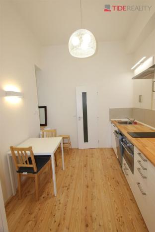 Pronájem bytu 1+1, Praha, Betlémské náměstí, 41 m2