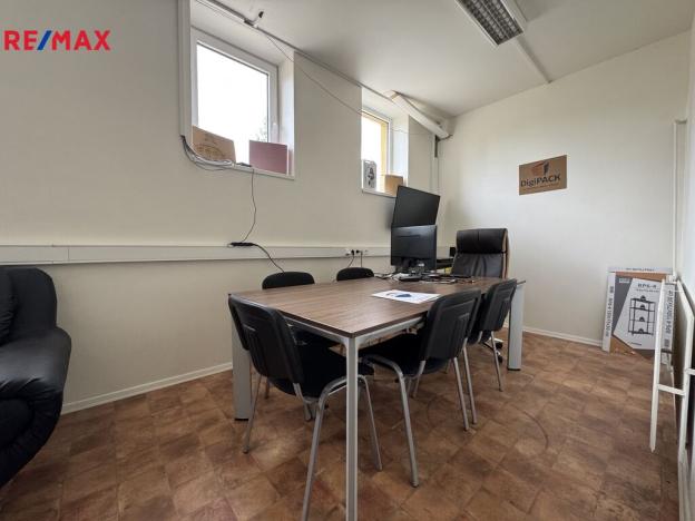 Prodej skladu, Věžky, 2322 m2