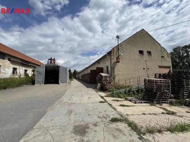 Prodej skladu, Věžky, 2322 m2