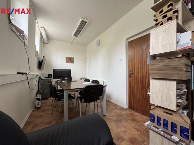 Prodej skladu, Věžky, 2322 m2