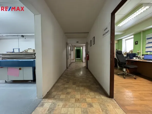 Prodej skladu, Věžky, 2322 m2