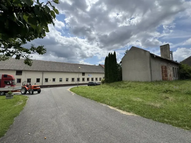 Prodej skladu, Věžky, 2322 m2