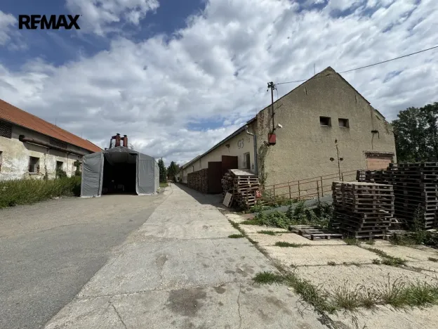 Prodej skladu, Věžky, 2322 m2