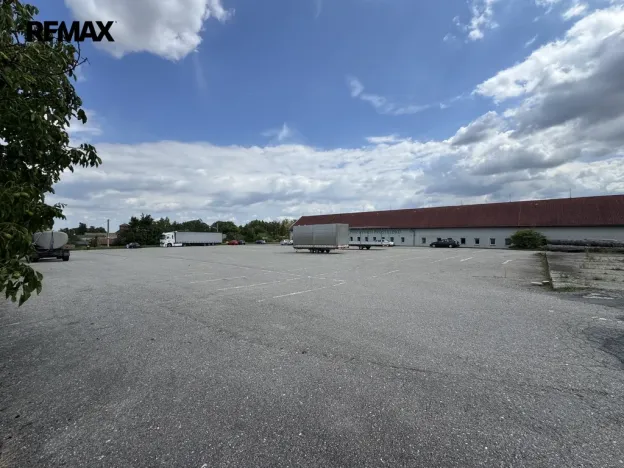 Prodej skladu, Věžky, 2322 m2