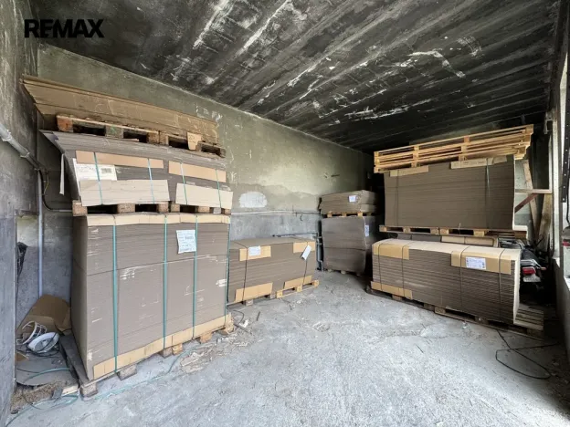 Prodej skladu, Věžky, 2322 m2