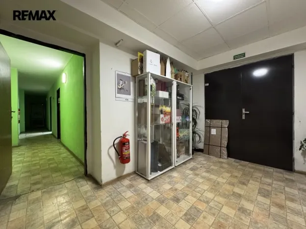 Prodej skladu, Věžky, 2322 m2