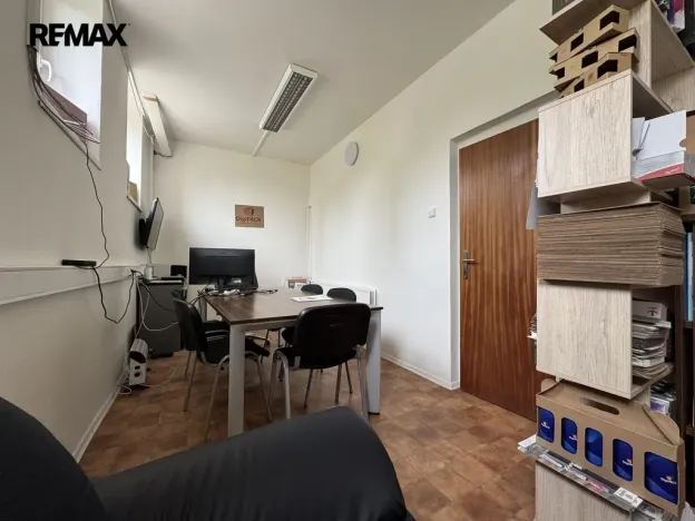 Prodej skladu, Věžky, 2322 m2