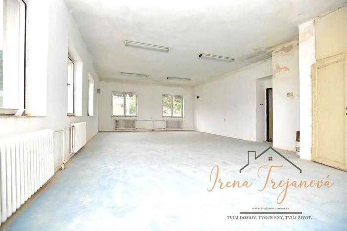 Prodej komerční nemovitosti, Lštění, Míru, 1933 m2