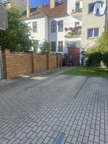 Prodej garážového stání, České Budějovice, 13 m2