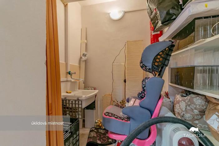 Prodej obchodního prostoru, Karlovy Vary, Vítězná, 147 m2