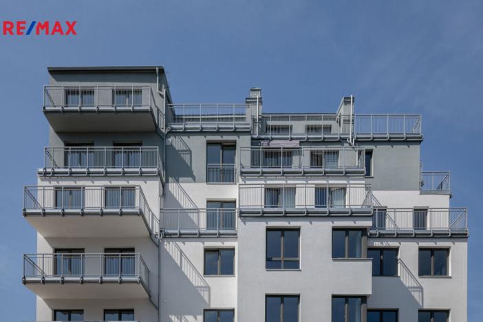 Prodej bytu 2+kk, Karlovy Vary, Šumavská, 60 m2
