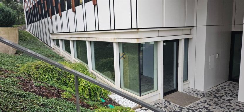 Pronájem obchodního prostoru, Praha - Nusle, Lomnického, 451 m2
