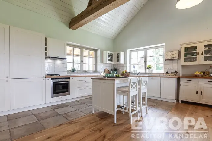 Prodej rodinného domu, Spálené Poříčí, 210 m2