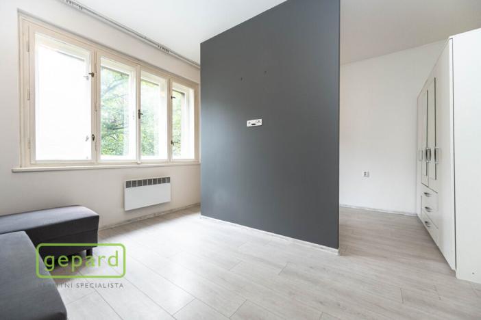 Prodej podílu 1/2 rodinného domu, Praha - Malešice, Káranská, 225 m2