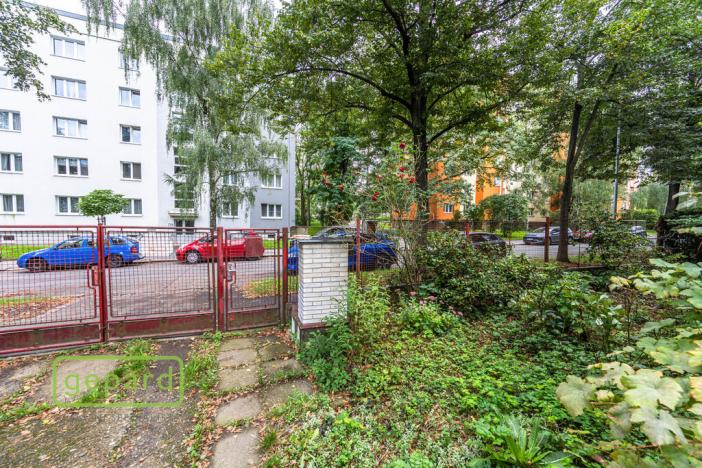 Prodej podílu 1/2 rodinného domu, Praha - Malešice, Káranská, 225 m2