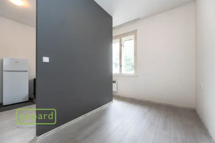 Prodej podílu 1/2 rodinného domu, Praha - Malešice, Káranská, 225 m2