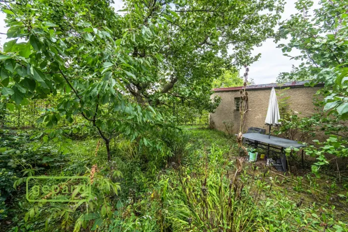 Prodej podílu 1/2 rodinného domu, Praha - Malešice, Káranská, 225 m2