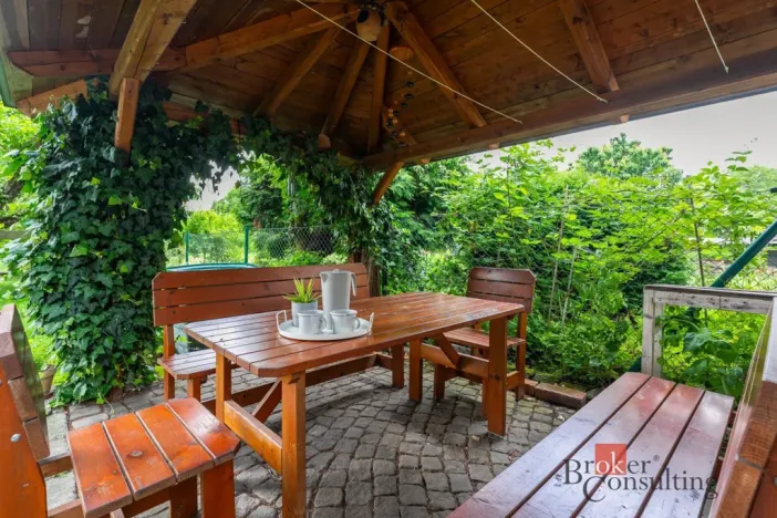 Prodej atypického bytu, Dvůr Králové nad Labem, Klazarova, 390 m2