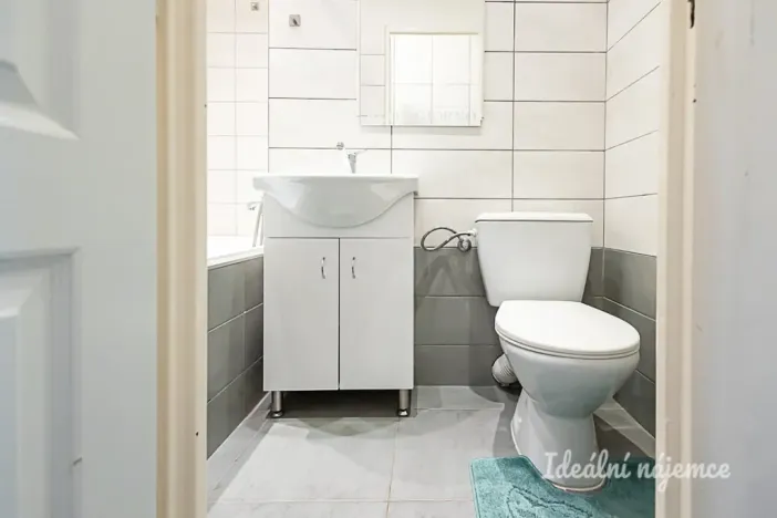 Pronájem bytu 1+kk, Praha - Kobylisy, Kyselova, 22 m2