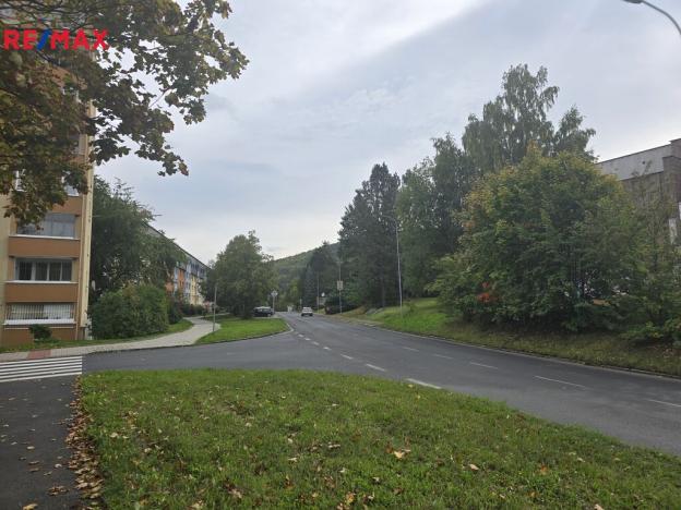 Pronájem bytu 1+1, Karlovy Vary - Drahovice, Maďarská, 46 m2