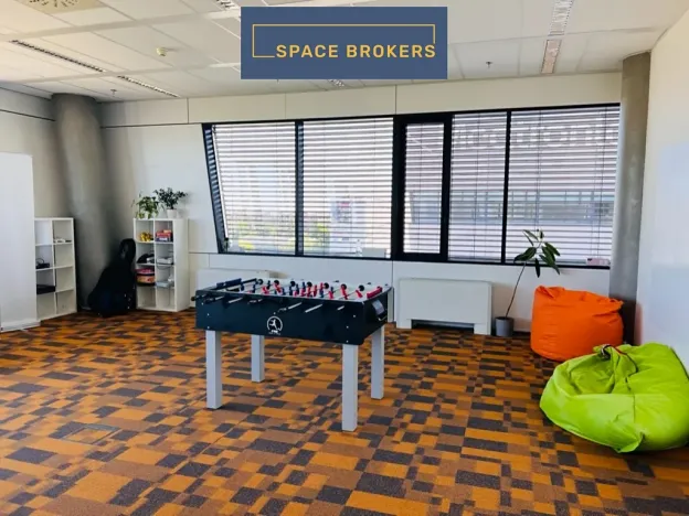 Pronájem kanceláře, Praha, Prosecká, 839 m2