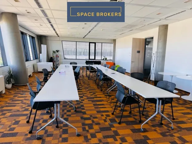 Pronájem kanceláře, Praha, Prosecká, 839 m2