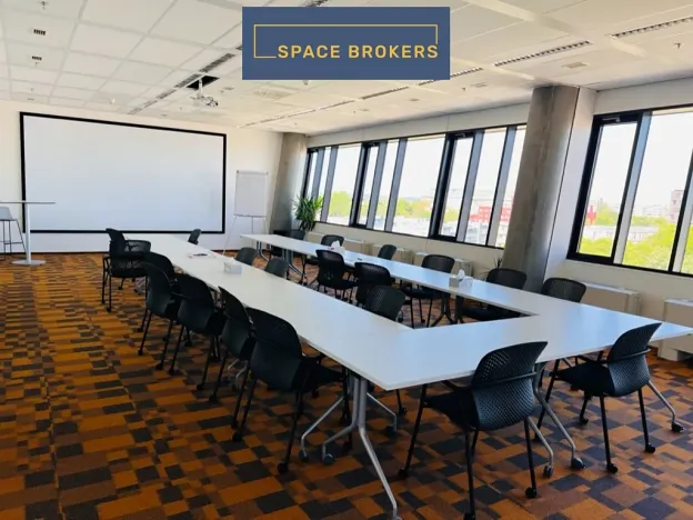 Pronájem kanceláře, Praha, Prosecká, 1154 m2