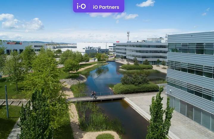 Pronájem skladu, Brno, Tuřanka, 22278 m2