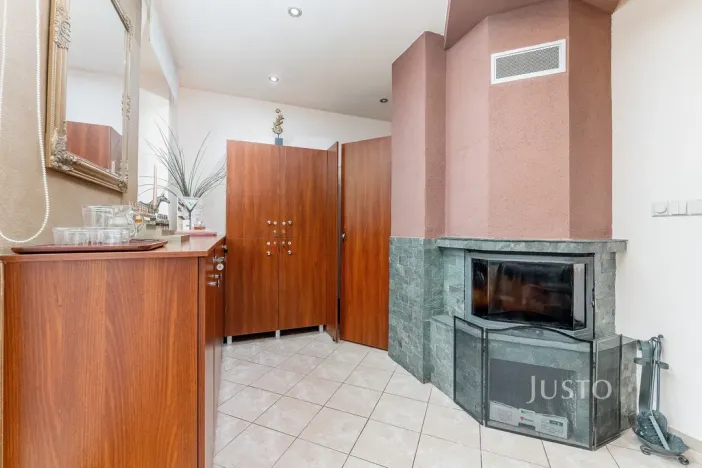 Prodej kanceláře, Uherské Hradiště, V Zahradách, 474 m2