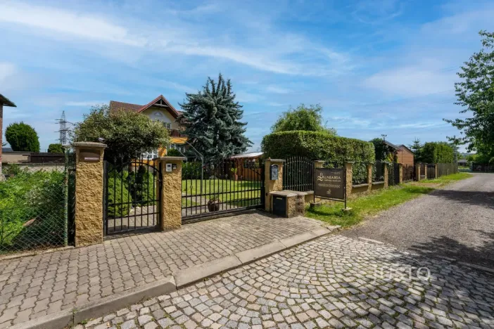 Prodej kanceláře, Uherské Hradiště, V Zahradách, 474 m2