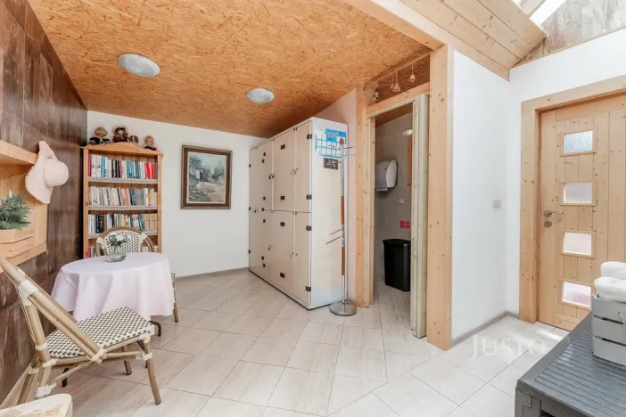 Prodej kanceláře, Uherské Hradiště, V Zahradách, 474 m2