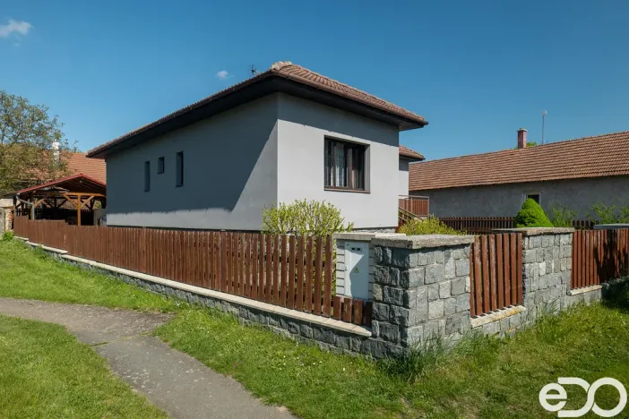 Prodej rodinného domu, Tři Dvory, 76 m2