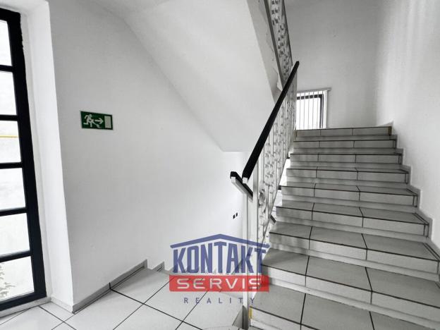 Pronájem kanceláře, České Budějovice - České Budějovice 7, Lidická tř., 361 m2