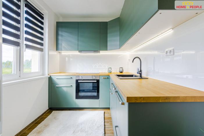 Prodej bytu 3+1, Karlovy Vary - Stará Role, Okružní, 65 m2