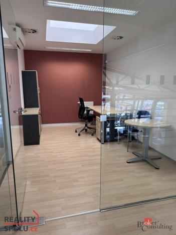 Pronájem kanceláře, Hradec Králové - Pražské Předměstí, Na Okrouhlíku, 13 m2