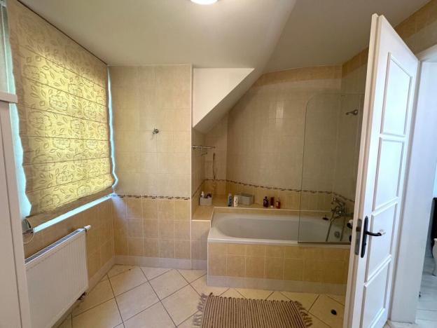 Prodej bytu 4+1, Karlovy Vary, Mariánskolázeňská, 130 m2