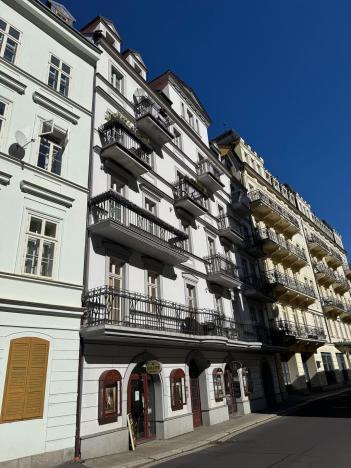 Prodej bytu 4+1, Karlovy Vary, Mariánskolázeňská, 130 m2
